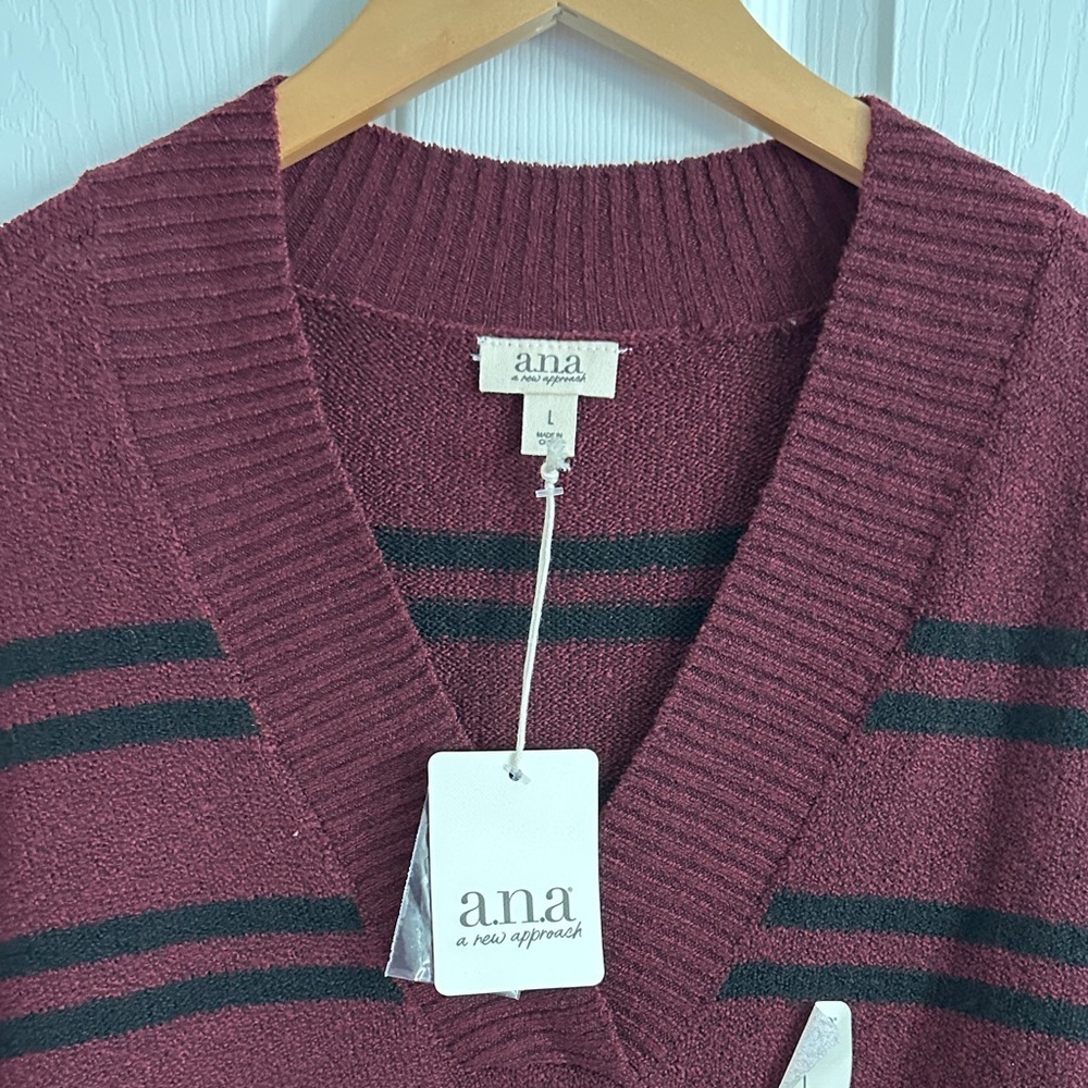 A New Approach  Deep V-Neck Sweater in Maroon and Black NWT - Picture 2 of 9